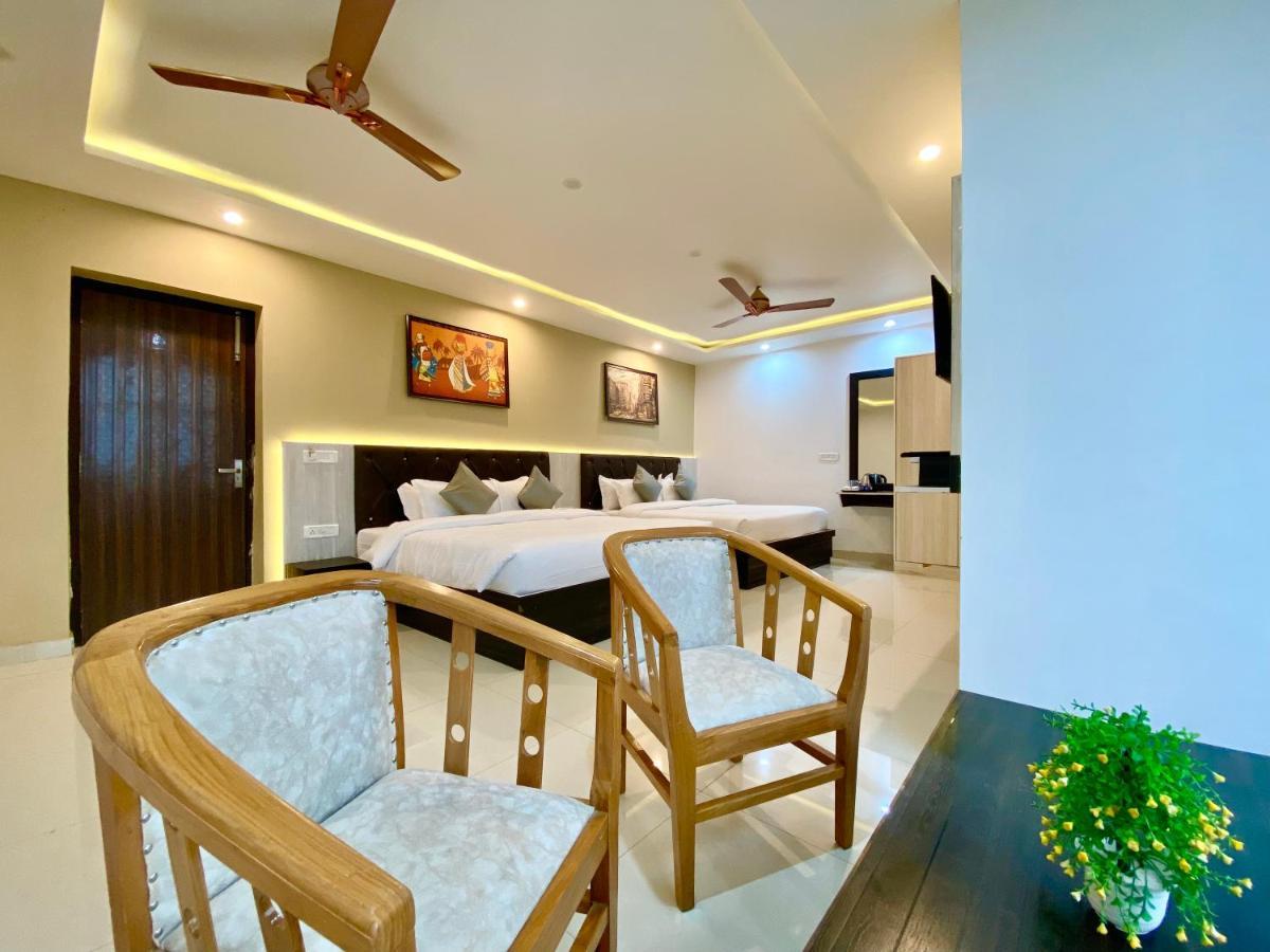 Hotel Kavita Palace Lansdowne Buitenkant foto