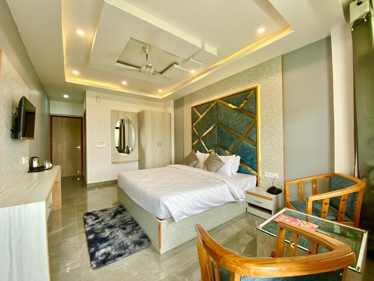 Hotel Kavita Palace Lansdowne Buitenkant foto