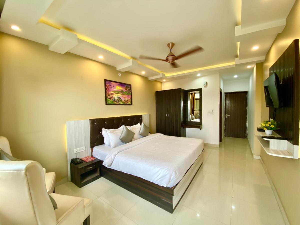 Hotel Kavita Palace Lansdowne Buitenkant foto